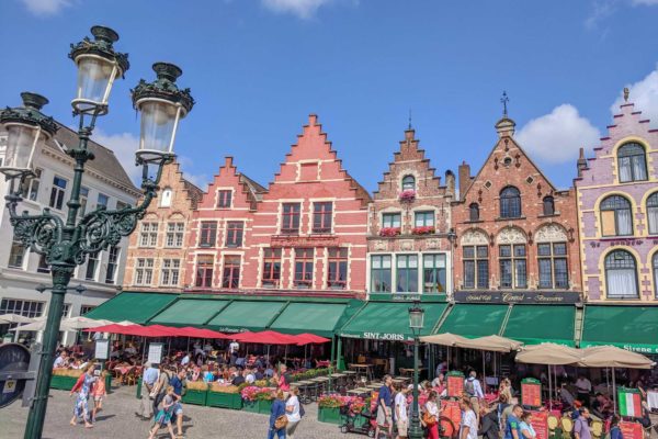 tour a europa para jovenes verano en europa belgica brujas canales Grote markt belfort Muelle del Rosario Plaza Burg (4)