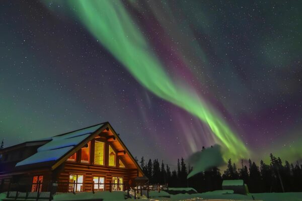 home y tours tour auroras boreales en canada 2022