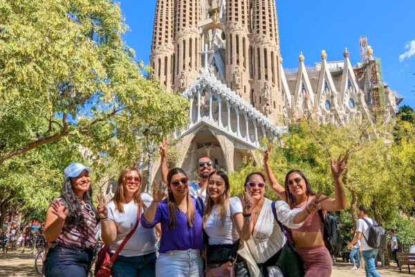 tour a españa para jovenes viaje a españa paquete a españa gente joven viajar a europa españa siguiente destino (19)